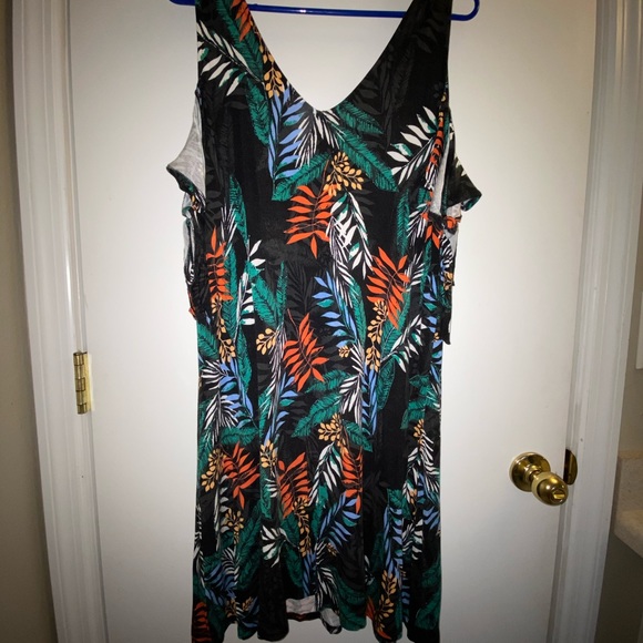 Maurices 24/7 Tropical Floral Dress Large - SOLD - Picture 4 of 6
